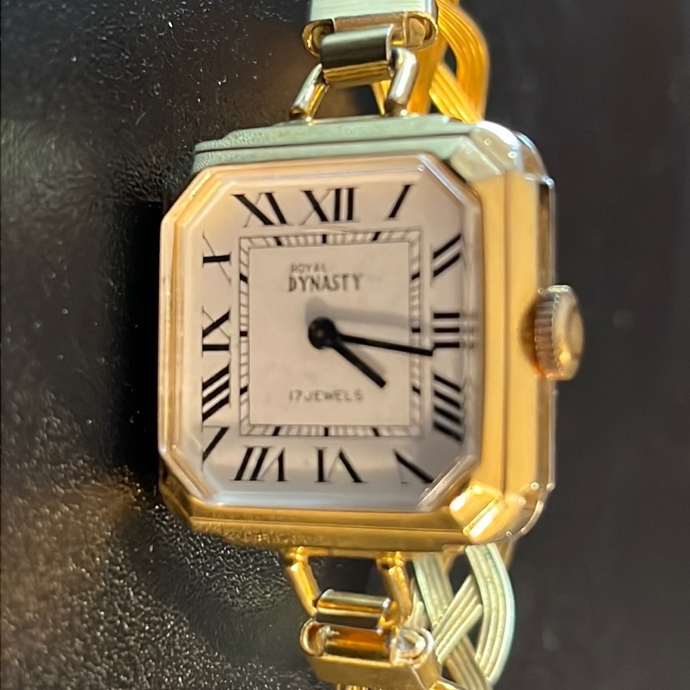 Vintage Royal Dynasty 17 Jewel ladies mechanical watch - runs well - Picture 2 of 5